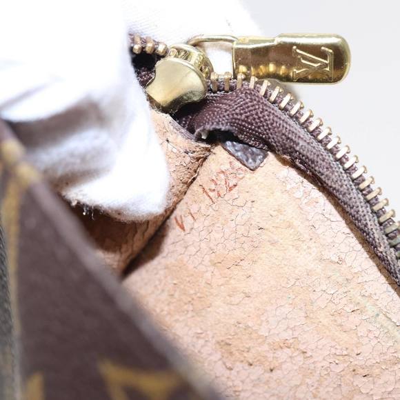 LOUIS VUITTON Monogram Bucket PM Pouch Accessory Pouch LV Auth 82588 - Picture 12 of 16